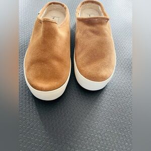 Fur lined slip on shoes